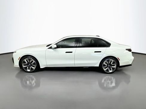 Used 2023 BMW 740i RWD image 4