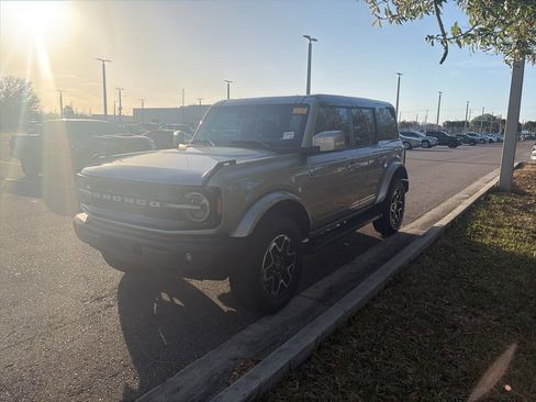 Used 2024 Ford Bronco Outer Banks image 1