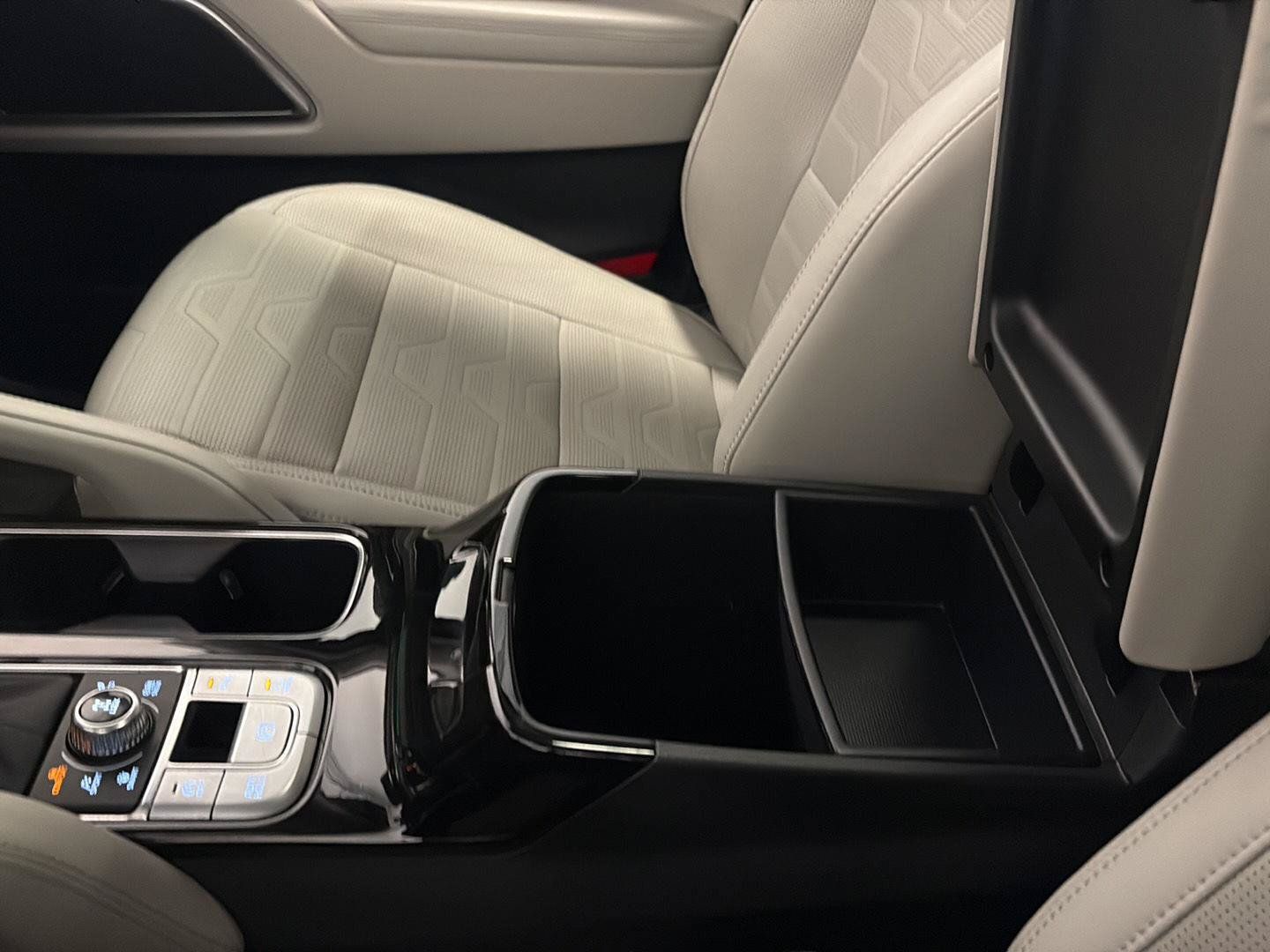 Used 2022 Kia Telluride SX w/ SX Prestige Package AWD/4WD image 26