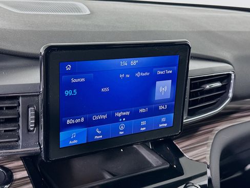 Used 2024 Ford Explorer Limited image 19