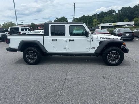 Used 2023 Jeep Gladiator Rubicon w/ Cold Weather Group AWD/4WD image 2