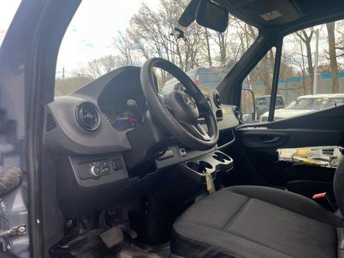 Used 2019 Mercedes-Benz Sprinter 144 image 12