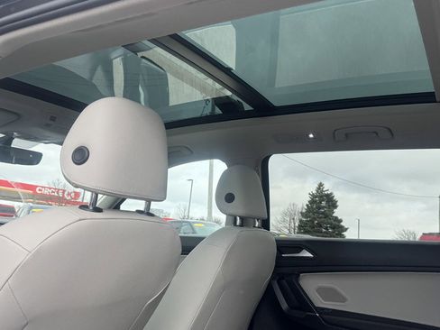 Used 2020 Volkswagen Tiguan S image 21