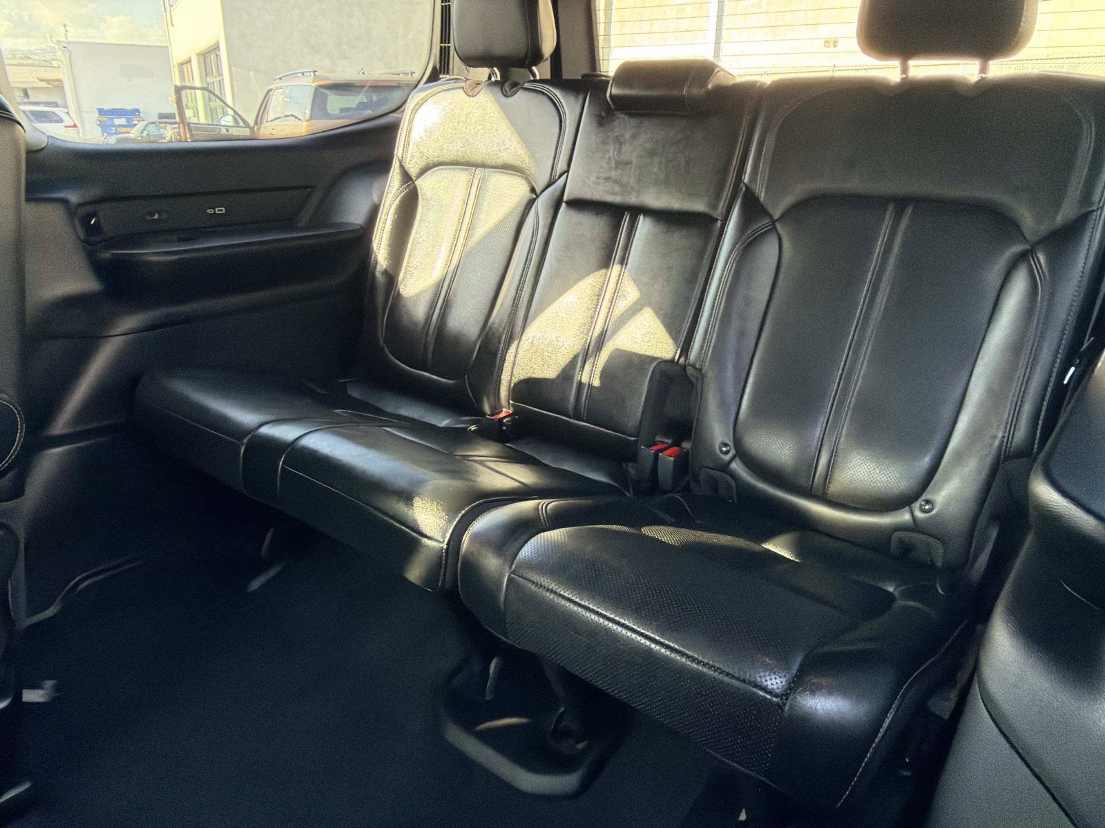 Used 2024 Jeep Wagoneer Series III AWD/4WD image 13