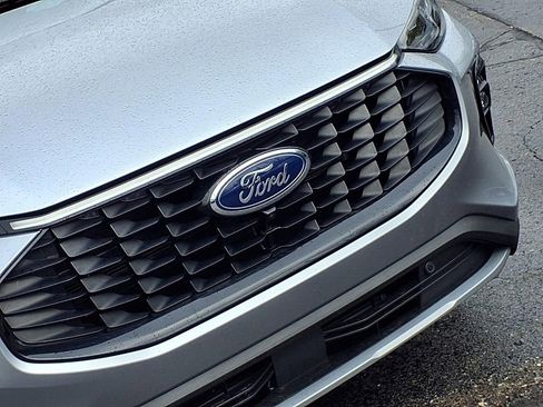 Used 2023 Ford Escape Platinum AWD/4WD image 29