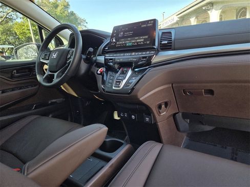 Used 2025 Honda Odyssey Touring image 10