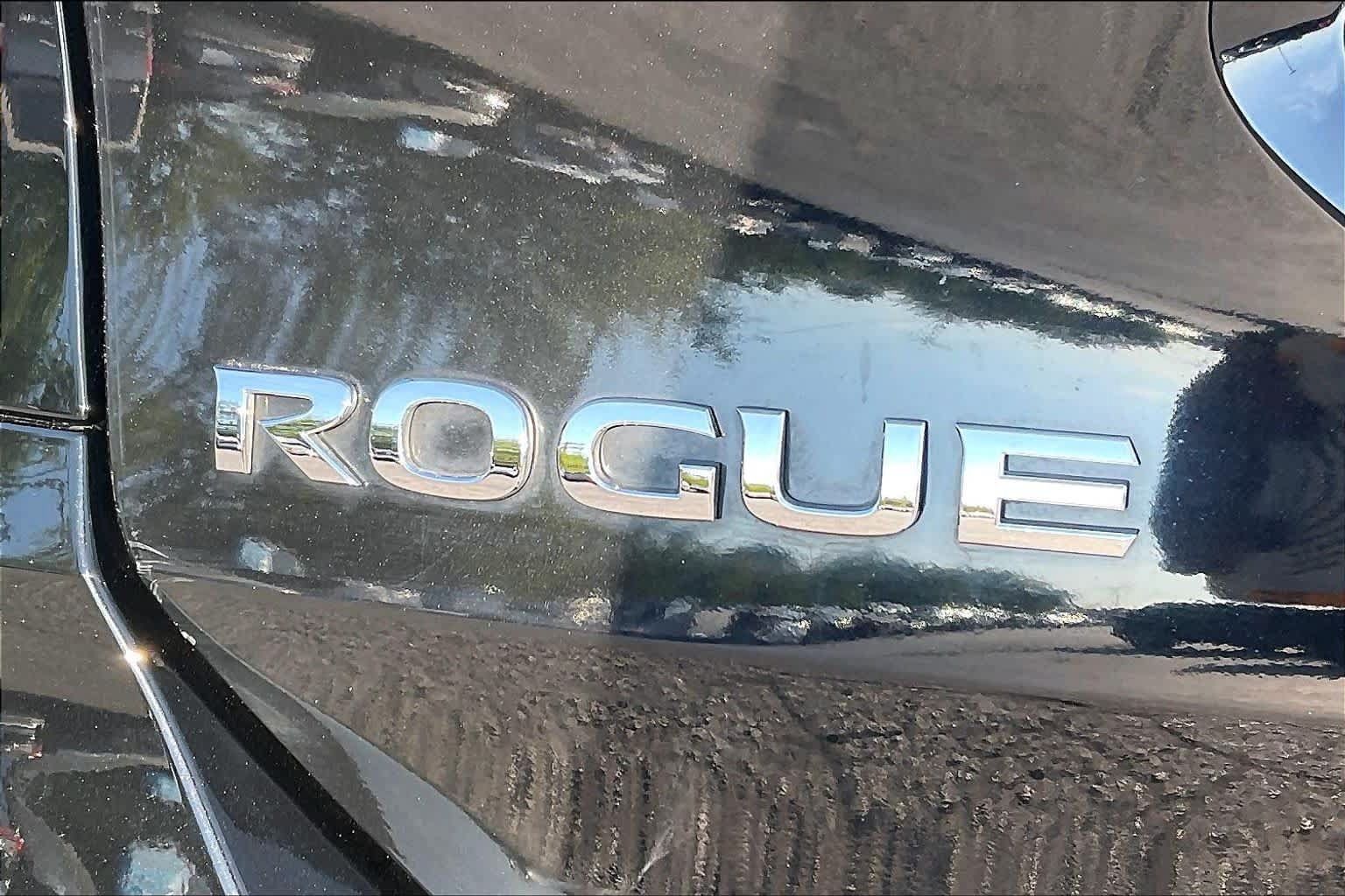 Used 2020 Nissan Rogue SV FWD image 10