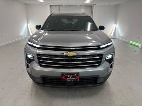 New 2026 Chevrolet Traverse LT w/ Sun and Wheel Package image 3