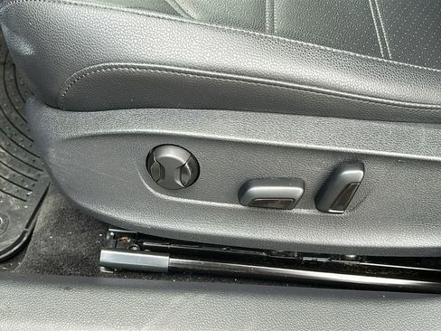 Used 2018 Volkswagen Passat 2.0T R-Line image 11