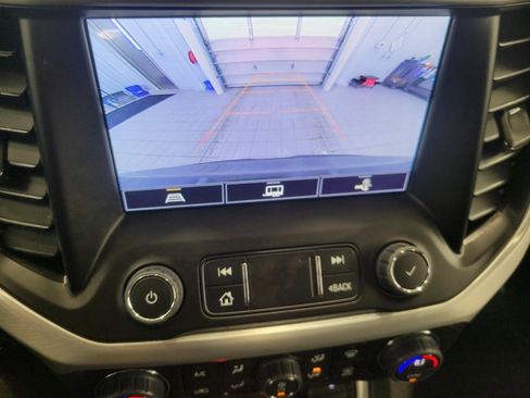 Used 2023 GMC Acadia SLT w/ Elevation Edition image 14