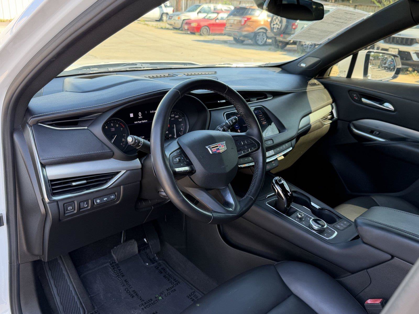 Used 2023 Cadillac XT4 Premium Luxury w/ Technology Package FWD image 16