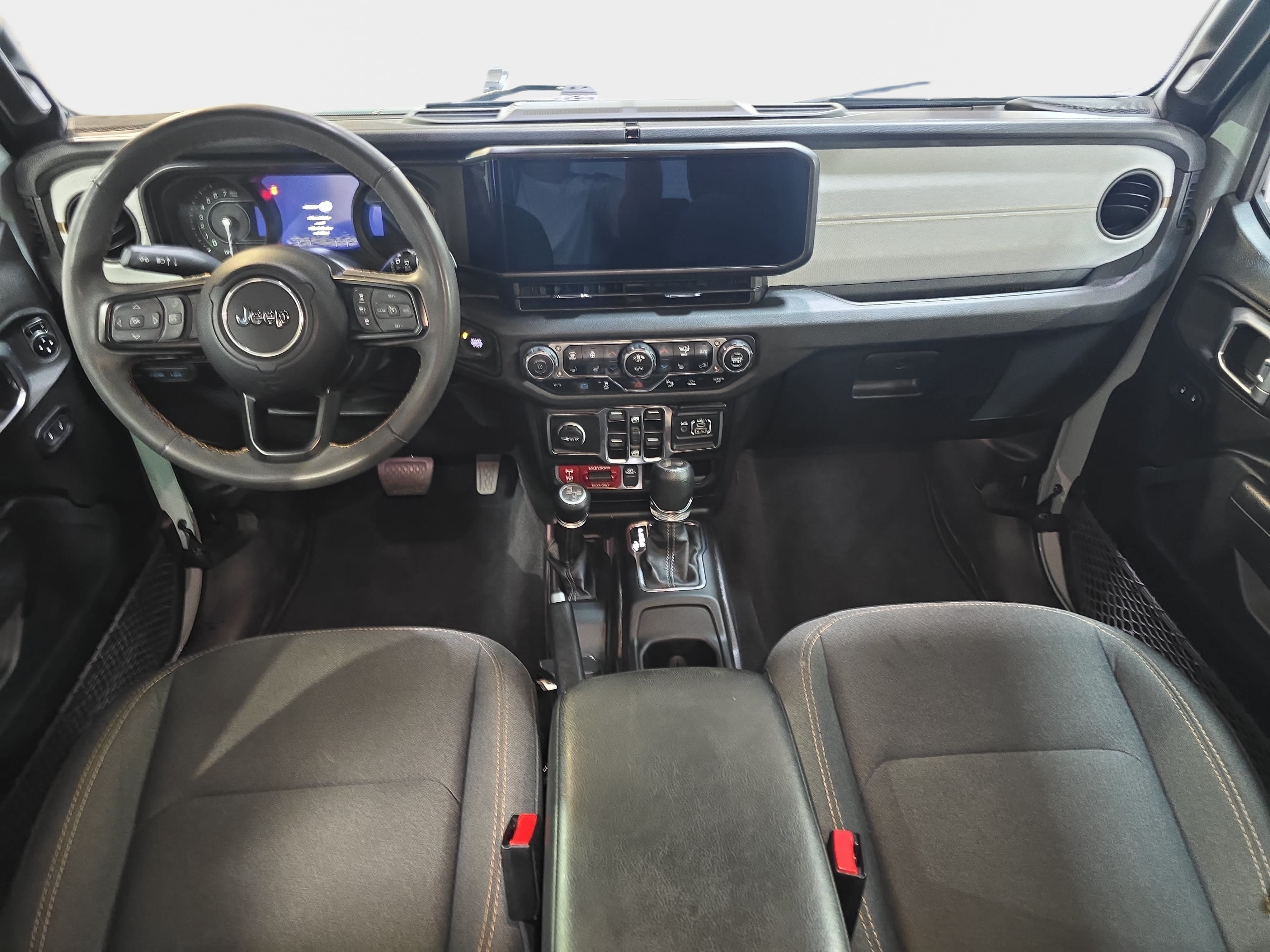 Used 2024 Jeep Wrangler Unlimited AWD/4WD image 10
