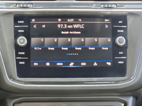 Certified 2022 Volkswagen Tiguan SE FWD image 17