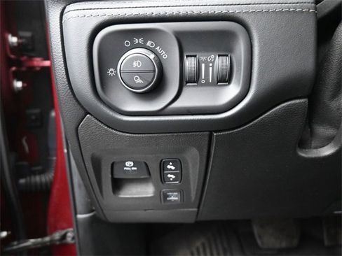 Used 2019 RAM 1500 Limited image 33
