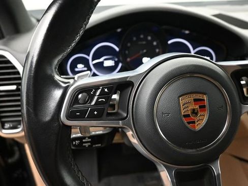 Used 2020 Porsche Cayenne AWD/4WD image 12