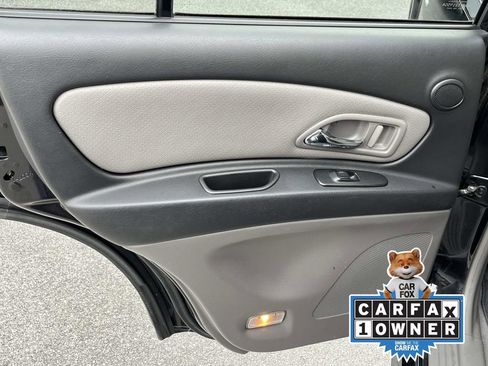 Used 2003 Isuzu Axiom S image 16