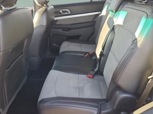 Used 2017 Ford Explorer XLT w/ Equipment Group 202A image 12