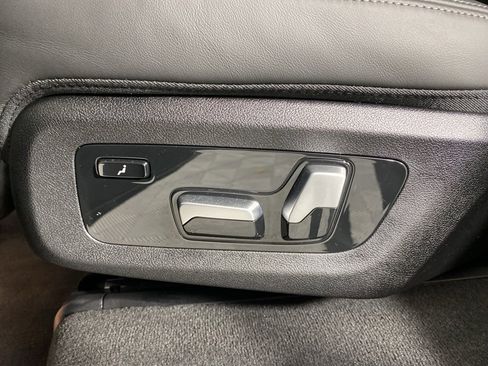 Certified 2025 BMW X7 M60i w/ Climate Comfort Package image 19