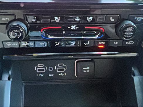 New 2025 Jeep Grand Cherokee Limited w/ Luxury Tech Group II image 28