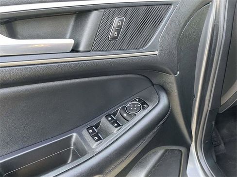 Used 2022 Ford Edge SEL image 18