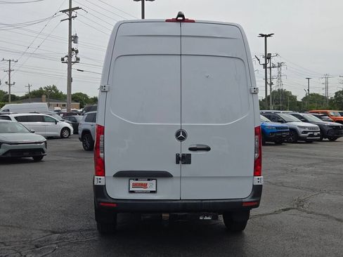 Used 2022 Mercedes-Benz Sprinter 2500 image 13