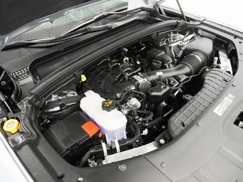 New 2025 Jeep Grand Cherokee L Limited image 11