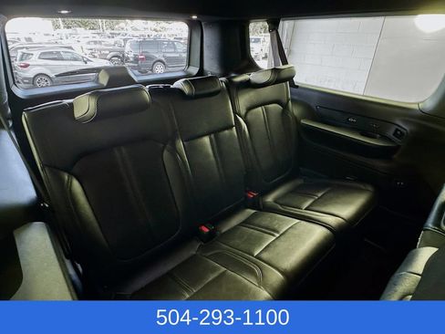 Used 2024 Jeep Wagoneer L Series II RWD image 30