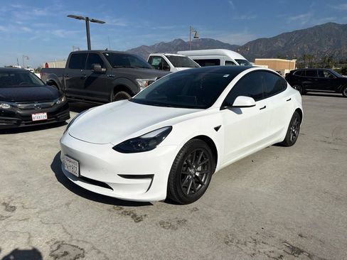 Used 2023 Tesla Model 3 Standard Range RWD image 2
