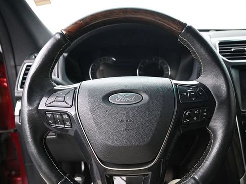 Used 2018 Ford Explorer Platinum AWD/4WD image 19