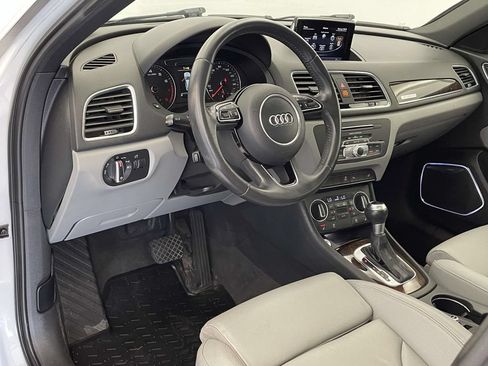 Used 2018 Audi Q3 2.0T Premium Plus w/ Premium Plus Package AWD/4WD image 4