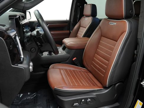 Certified 2025 GMC Sierra 1500 Denali Ultimate AWD/4WD image 11