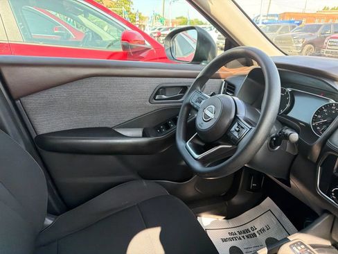Used 2023 Nissan Rogue S FWD image 12