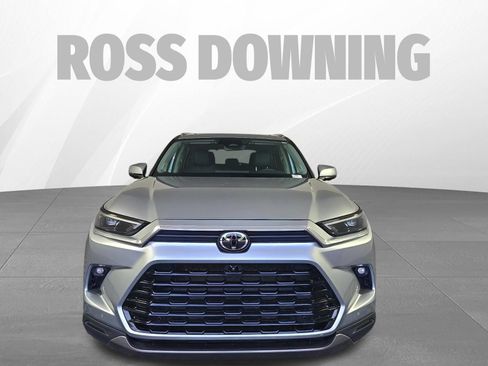 Used 2024 Toyota Grand Highlander FWD image 2