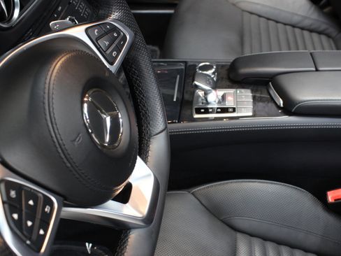 Used 2017 Mercedes-Benz SL 550 image 47