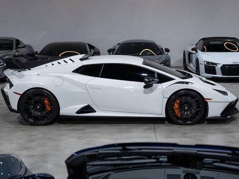 Used 2022 Lamborghini Huracan STO RWD image 7