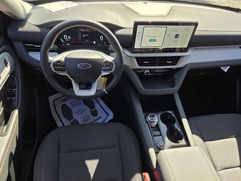 New 2026 Ford Explorer Active RWD image 8