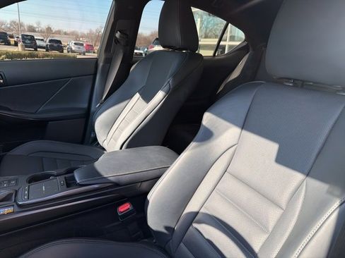 Used 2022 Lexus IS 350 F Sport image 9