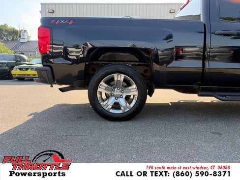 Used 2018 Chevrolet Silverado 1500 Custom w/ Custom Convenience Package AWD/4WD image 26