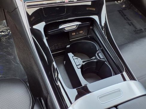 Used 2025 Mercedes-Benz C 300 4MATIC Sedan image 7