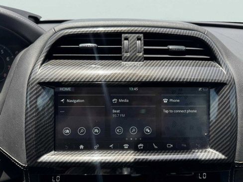 Used 2019 Jaguar F-PACE SVR image 32