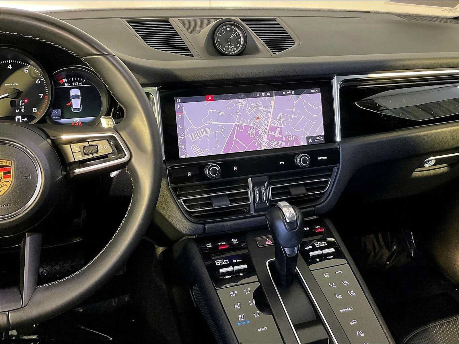 Certified 2023 Porsche Macan AWD/4WD image 16