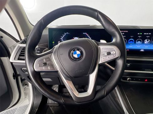 Used 2023 BMW X7 xDrive40i w/ Premium Package AWD/4WD image 12