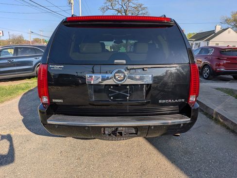 Used 2011 Cadillac Escalade Premium AWD/4WD image 5