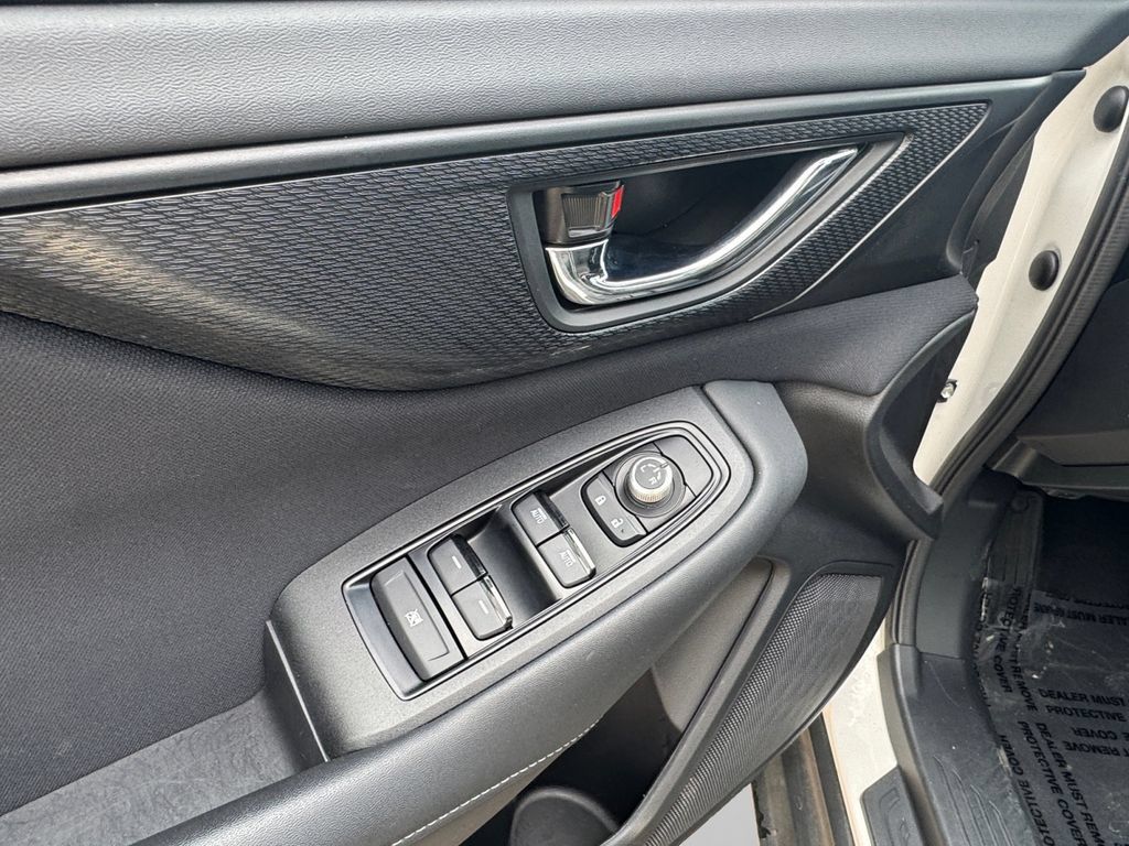 Used 2025 Subaru Outback Premium AWD/4WD image 19
