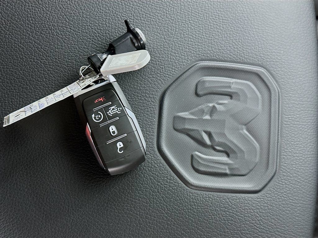 New 2026 RAM 3500 Laramie AWD/4WD image 19