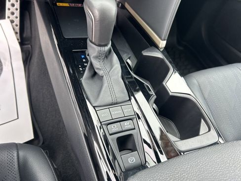 Used 2025 Toyota Camry XSE image 11