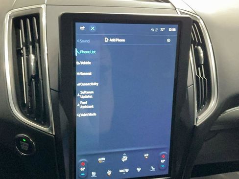 Certified 2022 Ford Edge Titanium w/ Class II Trailer Tow Package image 19