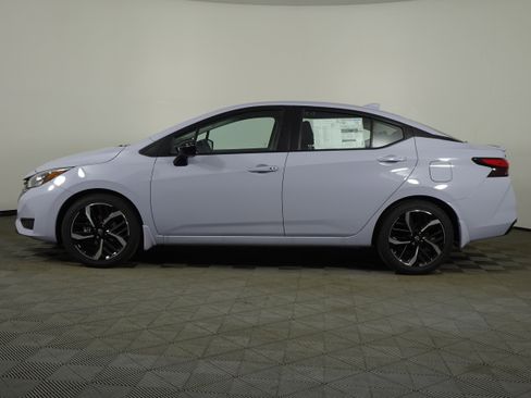 New 2025 Nissan Versa SR w/ Trunk Package image 15