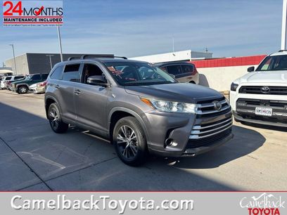 Used 2019 Toyota Highlander LE w/ Carpet Mat Package (TMS)