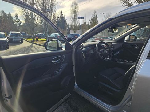 Used 2021 Nissan Rogue SL image 22